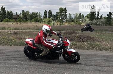 Мотоцикл Без обтекателей (Naked bike) Triumph Speed Triple SE 2011 в 