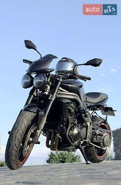 Мотоцикл Без обтекателей (Naked bike) Triumph Speed Triple 2010 в 