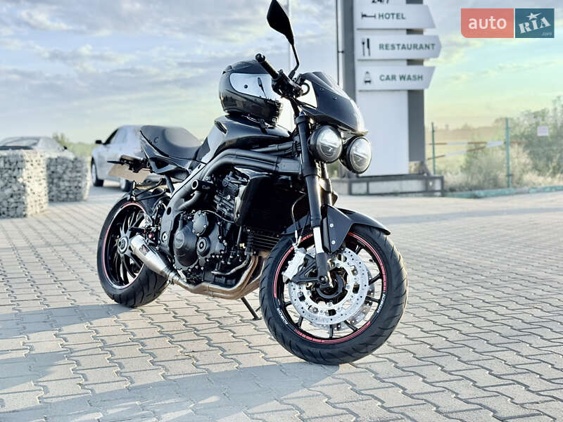 Мотоцикл Без обтекателей (Naked bike) Triumph Speed Triple 2010 в Черновцах