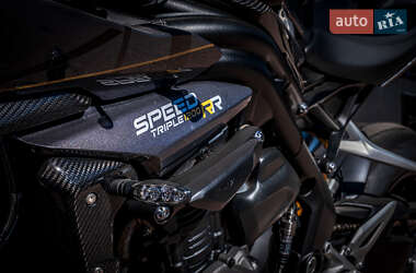 Спортбайк Triumph Speed Triple 2023 в 