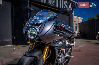 Спортбайк Triumph Speed Triple 2023 в 