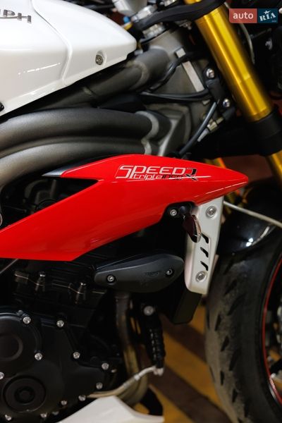 Мотоцикл Без обтекателей (Naked bike) Triumph Speed Triple 2016 в Днепре