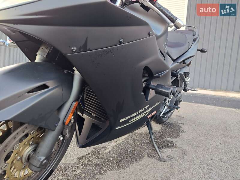 Мотоцикл Спорт-туризм Triumph Sprint 2005 в Киеве фото 10 Мотоцикл Спорт-туризм Triumph Sprint 2005 в Киеве