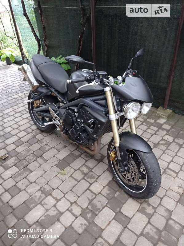 Мотоцикл Без обтекателей (Naked bike) Triumph Street Triple 675 2010 в Мукачево