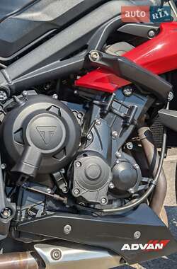 Мотоцикл Без обтекателей (Naked bike) Triumph Street Triple 2015 в 