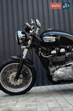 Кафе рейсер Triumph Thruxton 2005 в 