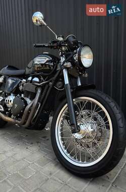 Кафе рейсер Triumph Thruxton 2005 в 