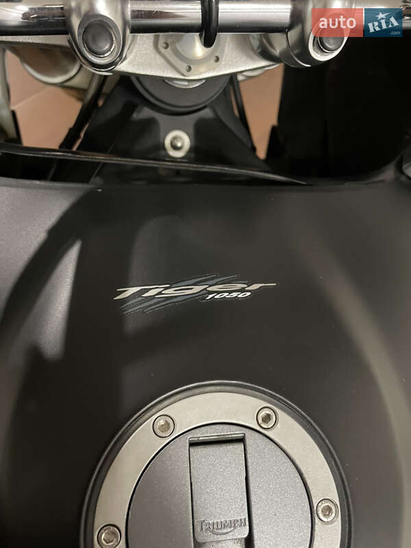 Мотоцикл Многоцелевой (All-round) Triumph Tiger 2010 в Киеве