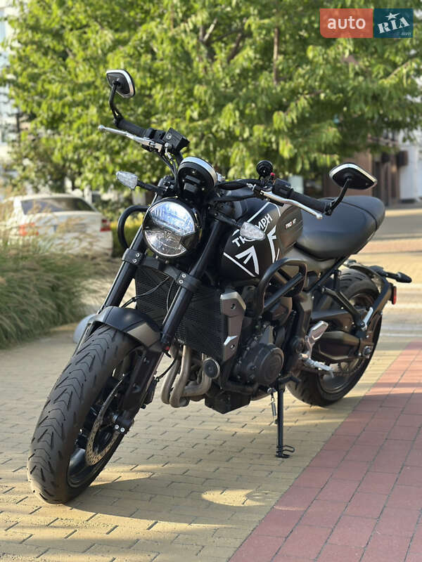 Мотоцикл Без обтекателей (Naked bike) Triumph Trident 2022 в Киеве фото 7 Мотоцикл Без обтекателей (Naked bike) Triumph Trident 2022 в Киеве