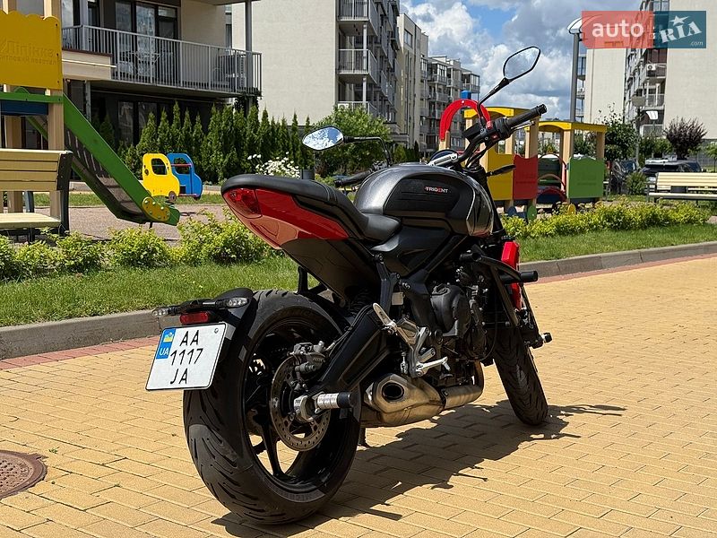 Мотоцикл Без обтекателей (Naked bike) Triumph Trident 2023 в Киеве фото 7 Мотоцикл Без обтекателей (Naked bike) Triumph Trident 2023 в Киеве