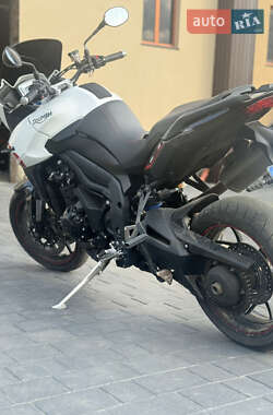 Мотоцикл Спорт-туризм Triumph Triple 2014 в 