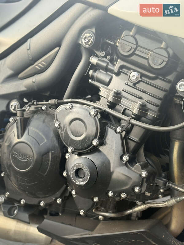 Мотоцикл Спорт-туризм Triumph Triple 2014 в Вараше фото 6 Мотоцикл Спорт-туризм Triumph Triple 2014 в Вараше