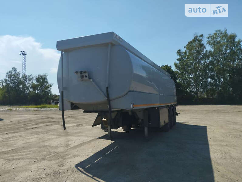 Цистерна напівпричіп Turbud T-H-C31 2002 в 