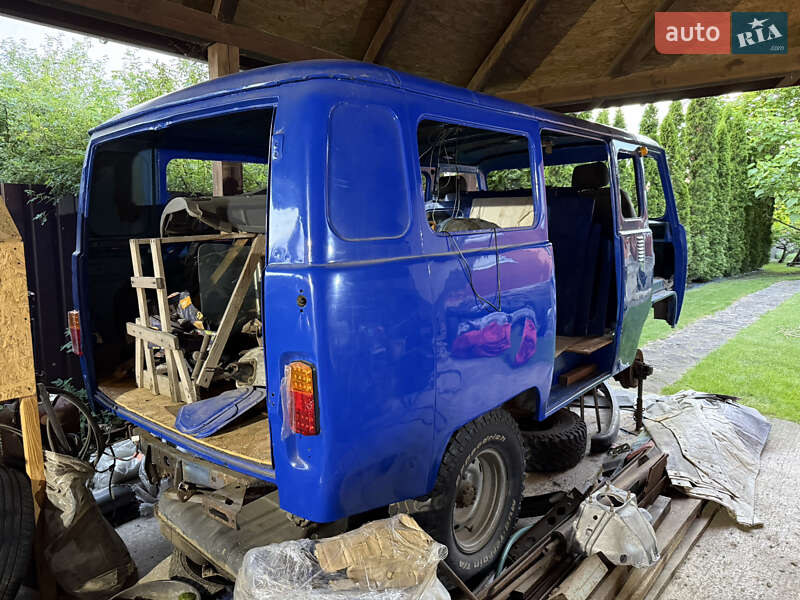 Позашляховик / Кросовер УАЗ 2206 пасс. 1998 в Києві