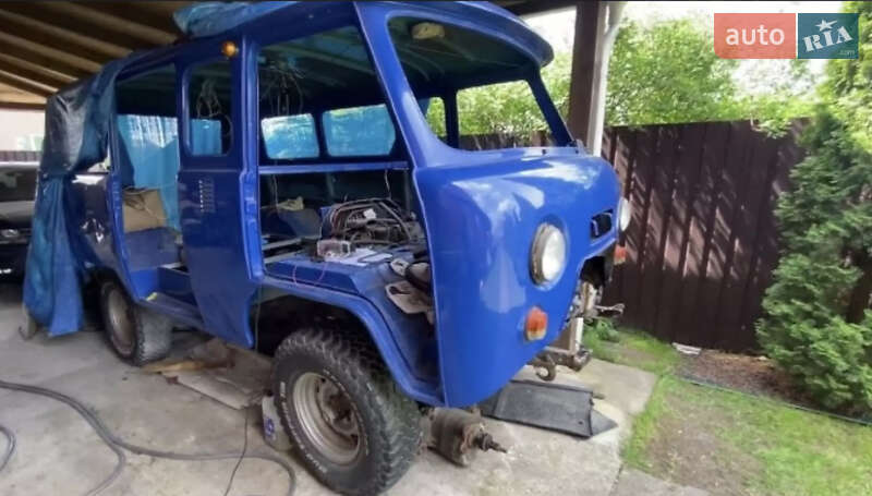Позашляховик / Кросовер УАЗ 2206 пасс. 1998 в Києві