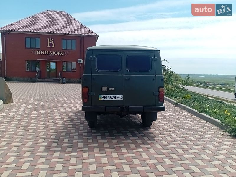 Позашляховик / Кросовер УАЗ 2206 1998 в Татарбунарах