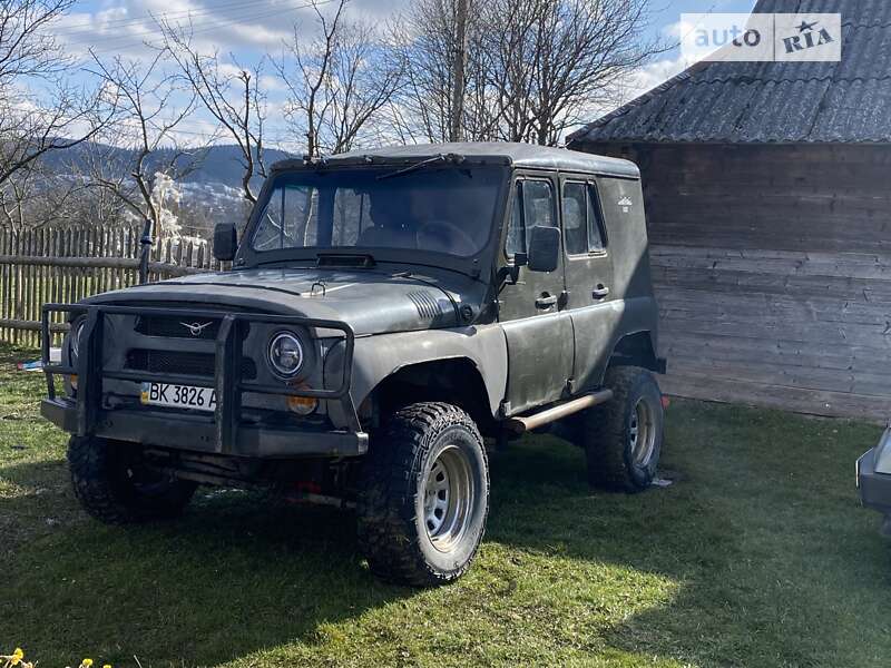 Седан УАЗ 31512 1992 в Надвірній