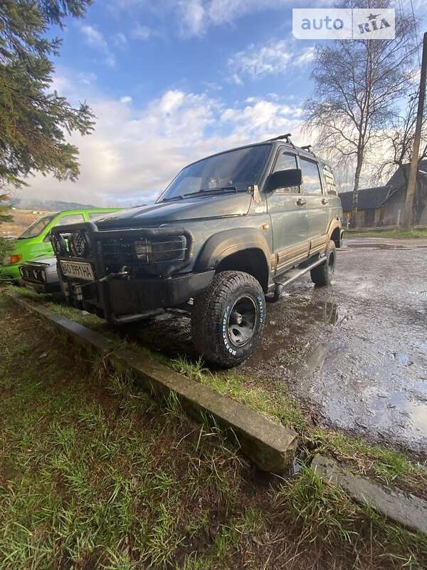 Внедорожник / Кроссовер УАЗ 3160/3162 2004 в Рахове