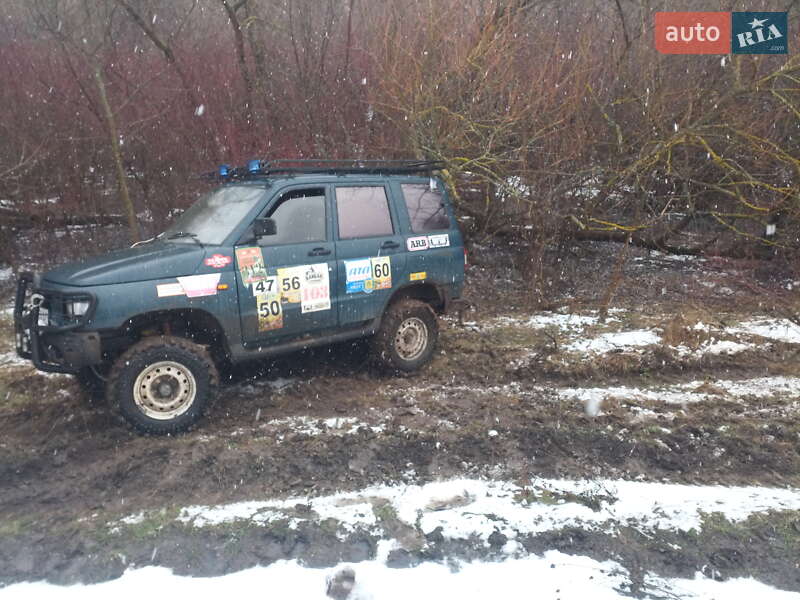 Внедорожник / Кроссовер УАЗ 3160 Симбир 2004 в Смеле