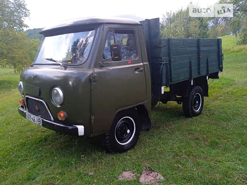 Седан УАЗ 3303 1990 в Тячеве