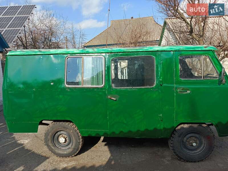 Мінівен УАЗ 3303 1982 в Березані