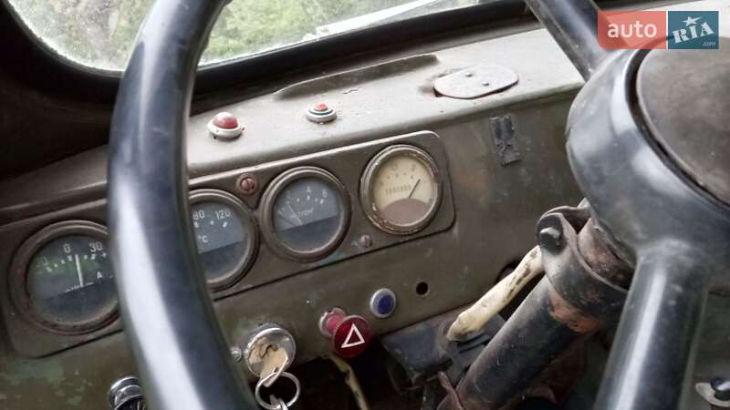 Седан УАЗ 3303 1990 в Тячеве