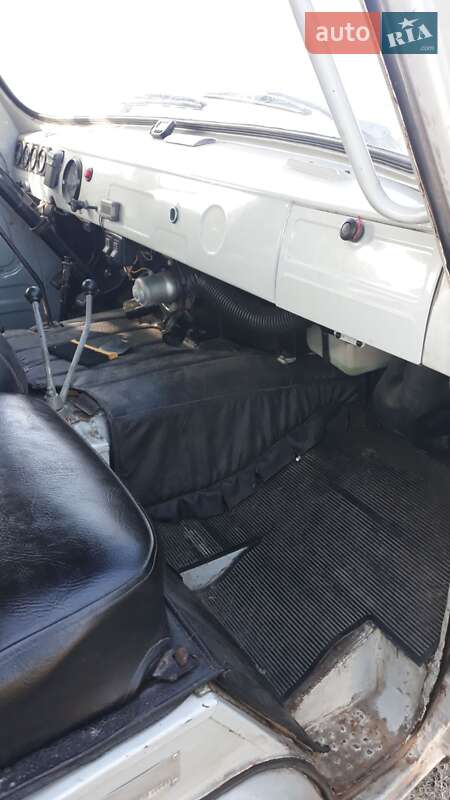 Внедорожник / Кроссовер УАЗ 3741 2003 в Полтаве