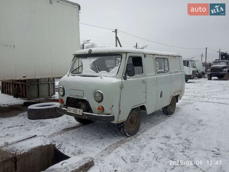 Вантажопасажирський фургон УАЗ 452 груз.-пасс. 1989 в Харкові