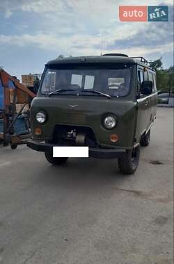 Позашляховик / Кросовер УАЗ 452 пас 1981 в 