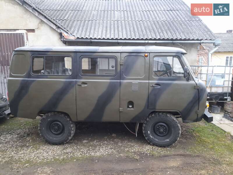 Ліфтбек УАЗ 452 пас 1976 в 