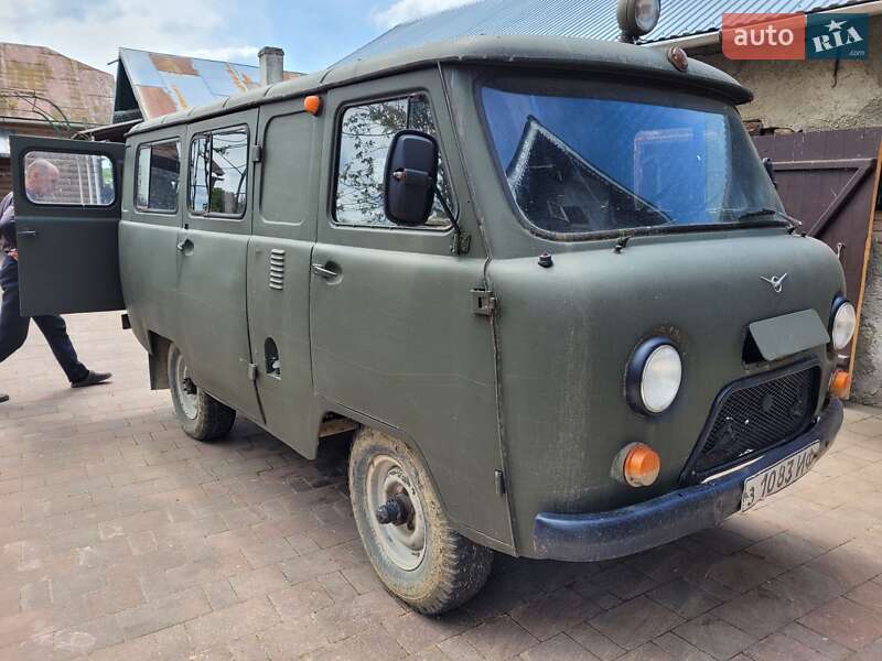Вантажний фургон УАЗ 452 1984 в 