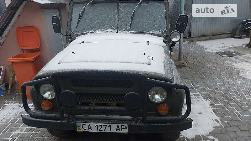 Как самостоятельно установить лобовое стекло на УАЗ 469: пошаговая ...