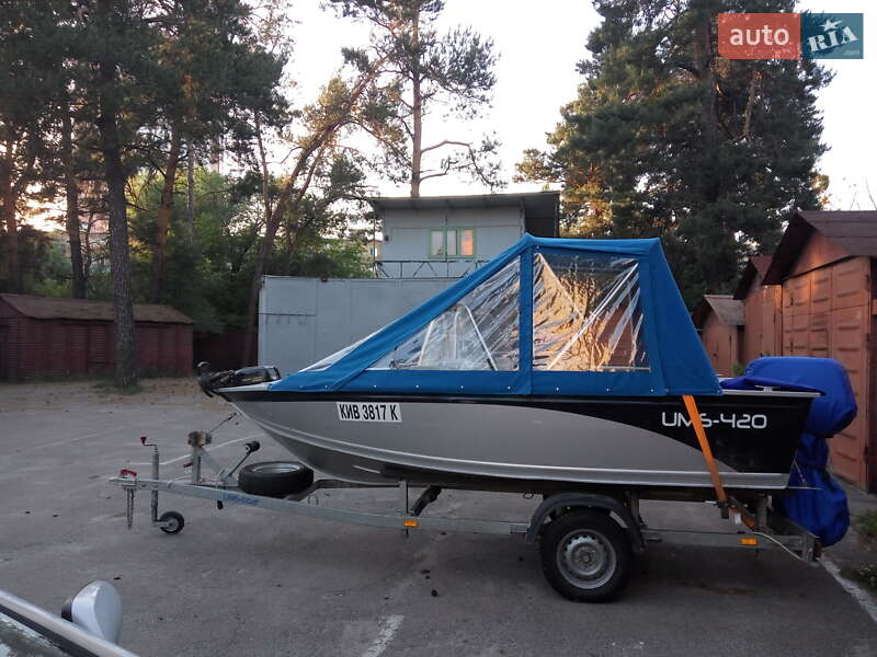 Лодка UMS 420 2009 в Киеве