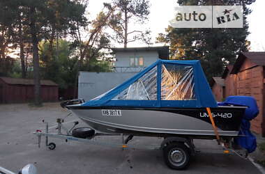 Лодка UMS 420 2009 в Киеве