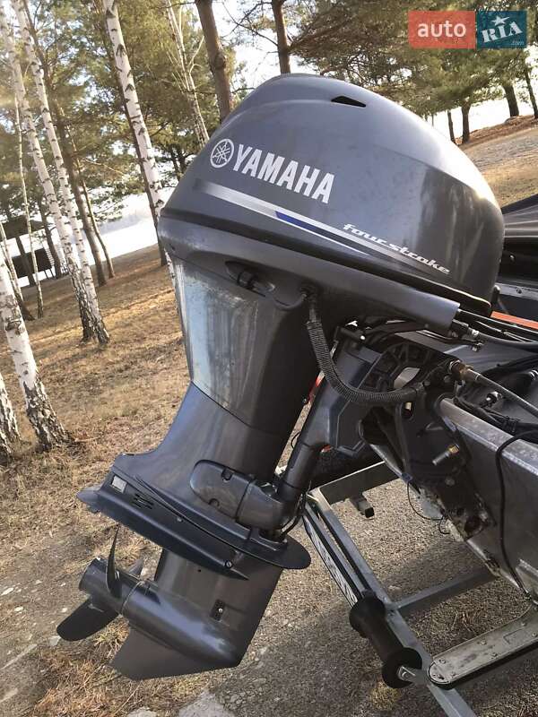 Лодка UMS 420 2021 в Киеве