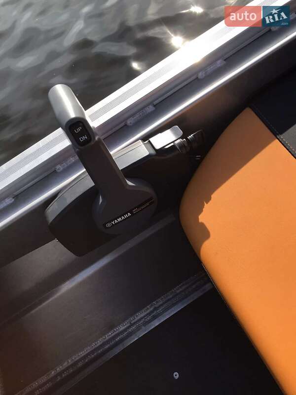 Лодка UMS 420 2021 в Киеве