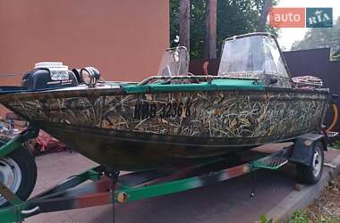 Катер UMS 420 2008 в Ирпене