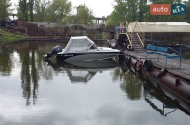 Лодка UMS 470 2009 в Кременчуге