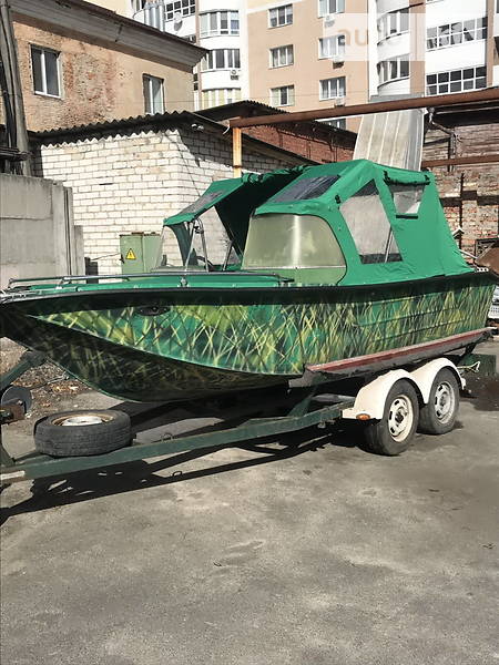 Катер UMS 500 2003 в Чернігові