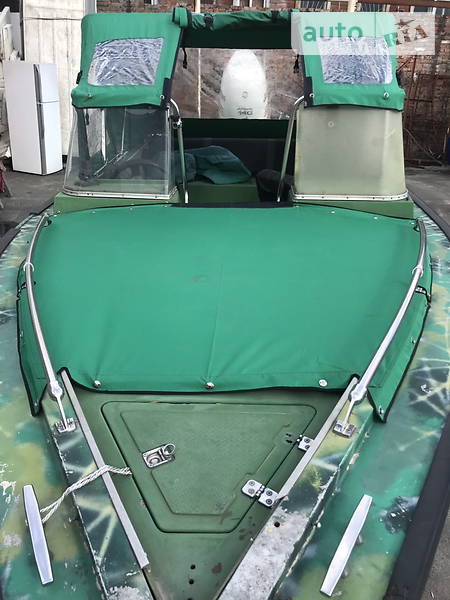 Катер UMS 500 2003 в Чернігові