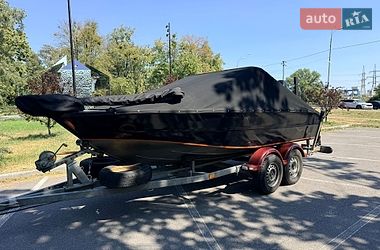 Човен UMS 500 2017 в Києві