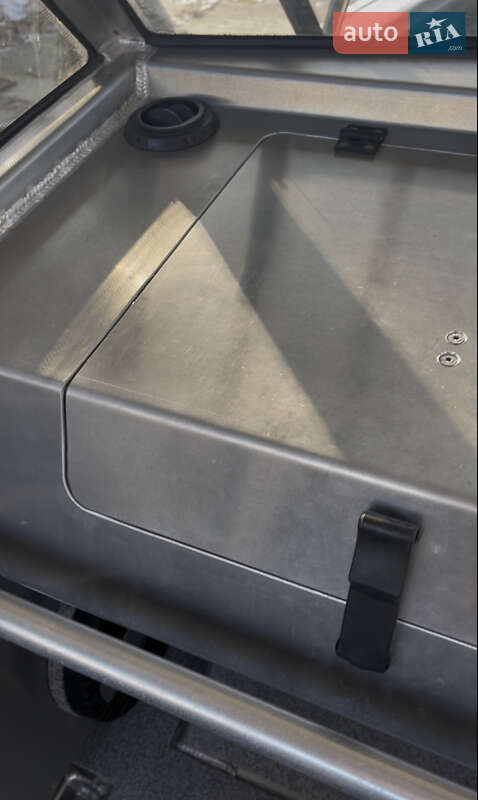 Катер UMS Tuna 585 DC 2021 в Киеве фото 30 Катер UMS Tuna 585 DC 2021 в Киеве