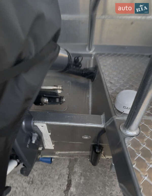 Катер UMS Tuna 585 DC 2021 в Киеве фото 40 Катер UMS Tuna 585 DC 2021 в Киеве