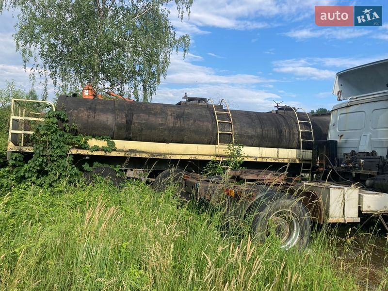 Битумовоз УПП Б 2412 1995 в Косове
