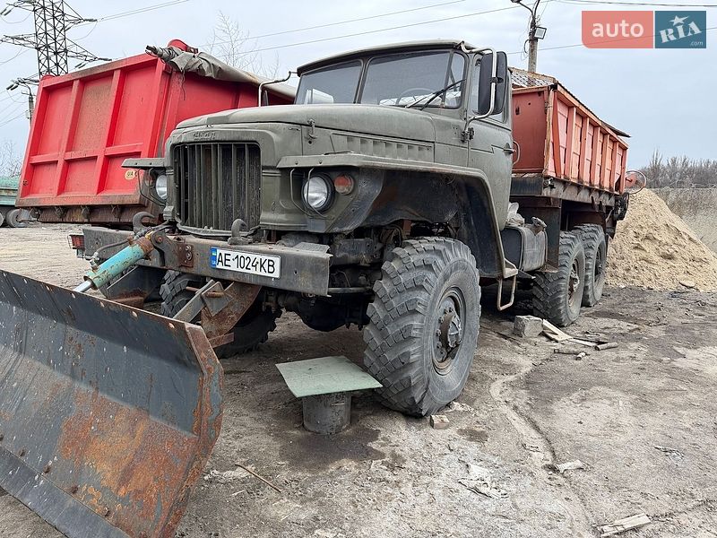 Урал 375 1982