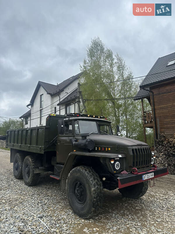 Самосвал Урал 4320 1988 в Яремче