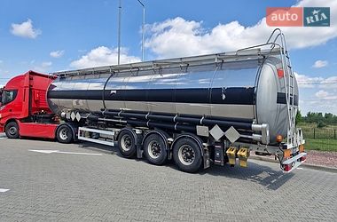 Цистерна напівпричіп Van Hool 3D0011 2005 в Києві