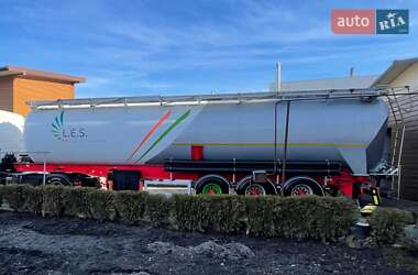 Цистерна напівпричіп Van Hool 3G2001 2003 в Івано-Франківську