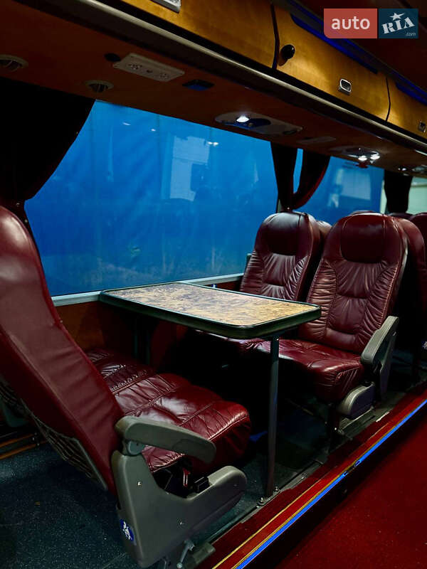 Туристичний / Міжміський автобус Van Hool Astron 2006 в Чернівцях