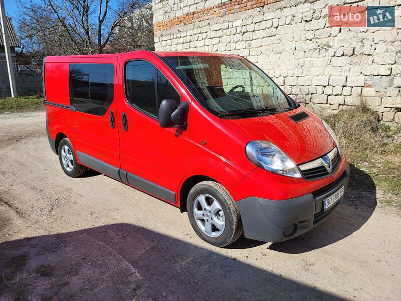 Мінівен Vauxhall Vivaro 2014 в Чорткові